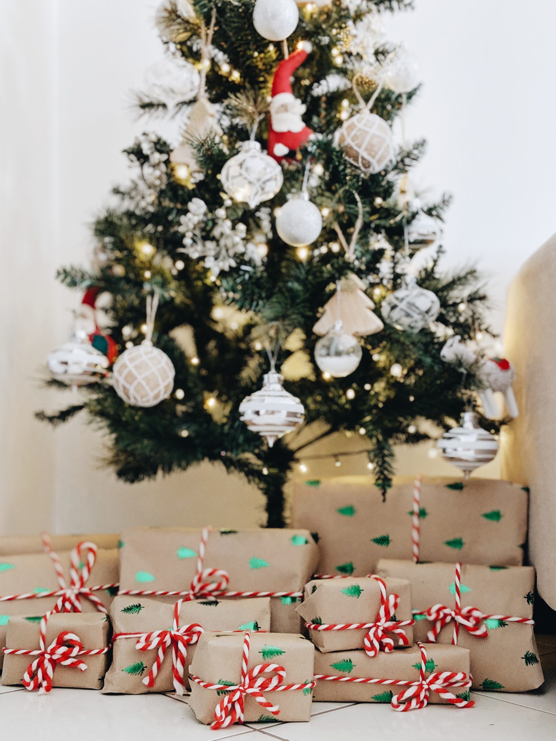 christmas tree with wrapped presents